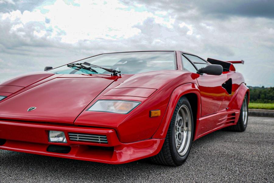 Детали экстерьера Lamborghini Countach LP5000 S Quattrovalvole 1988 года  (фото 34 из 146)
